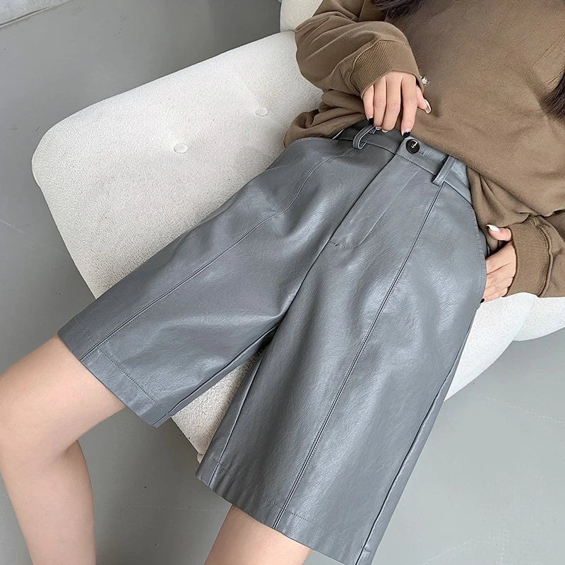 High Waist Vintage Black PU Leather Women's Wide Leg Shorts Single Button Casual Loose Short Pants Female 2025 New Autumn Winter